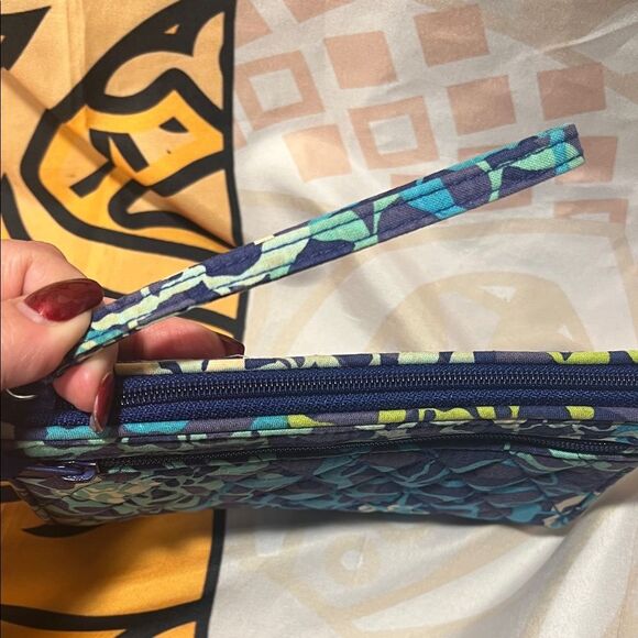 Vera Bradley Quilted Katalina Blues Wristlet Wallet - Picture 9 of 11